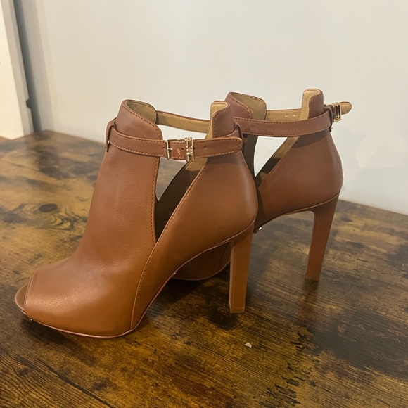 Michael Kors heels - Picture 4 of 6